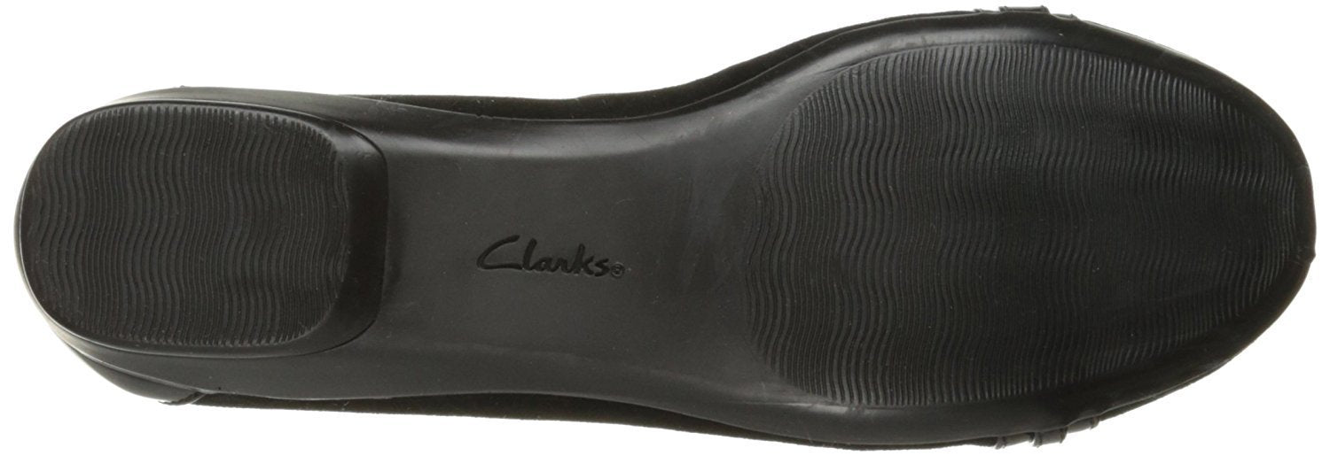 CLARKS Women's Kinzie Light Loafer Flat