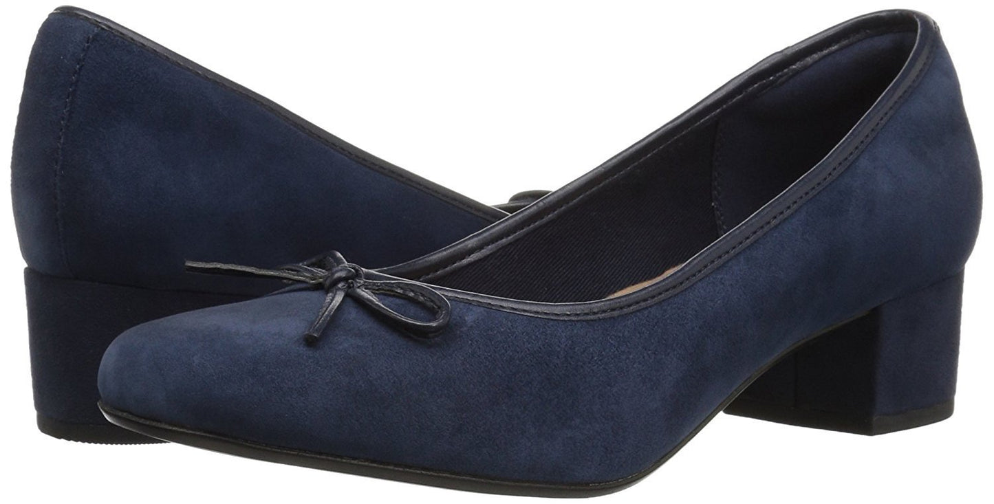 CLARKS Women's Chartli Daisy Dress Pump