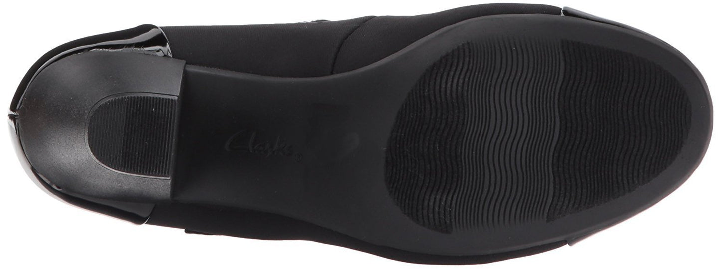 CLARKS Women's Garnit Tianna Dress Pump