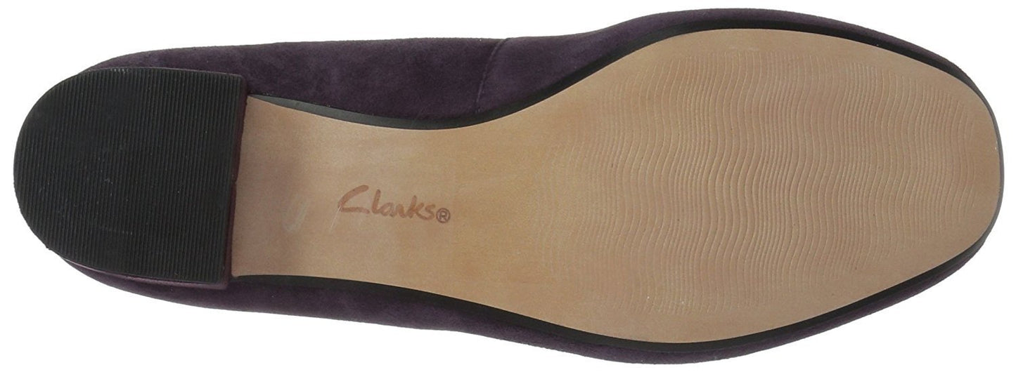 CLARKS Women's Chartli Daisy Dress Pump