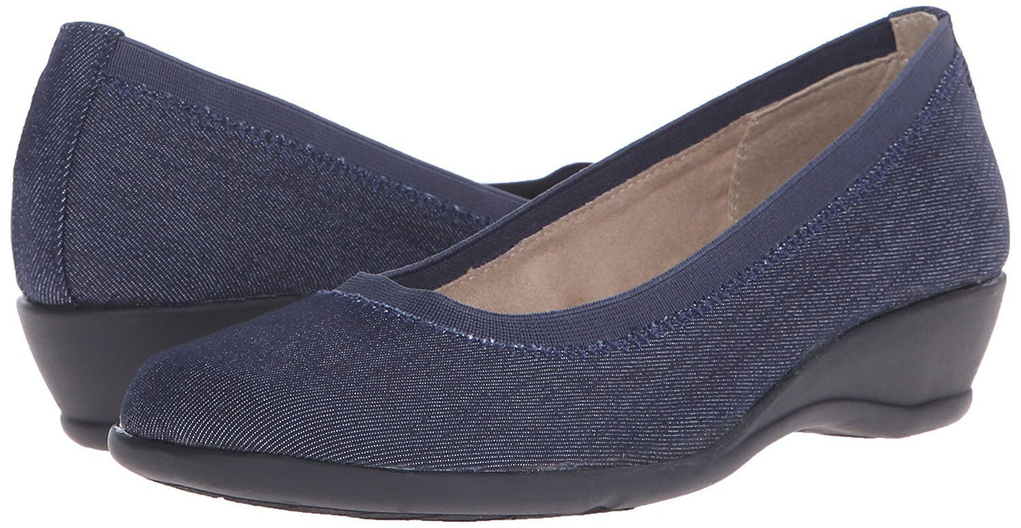 Soft Style Hush Puppies Women's Rogan Flat