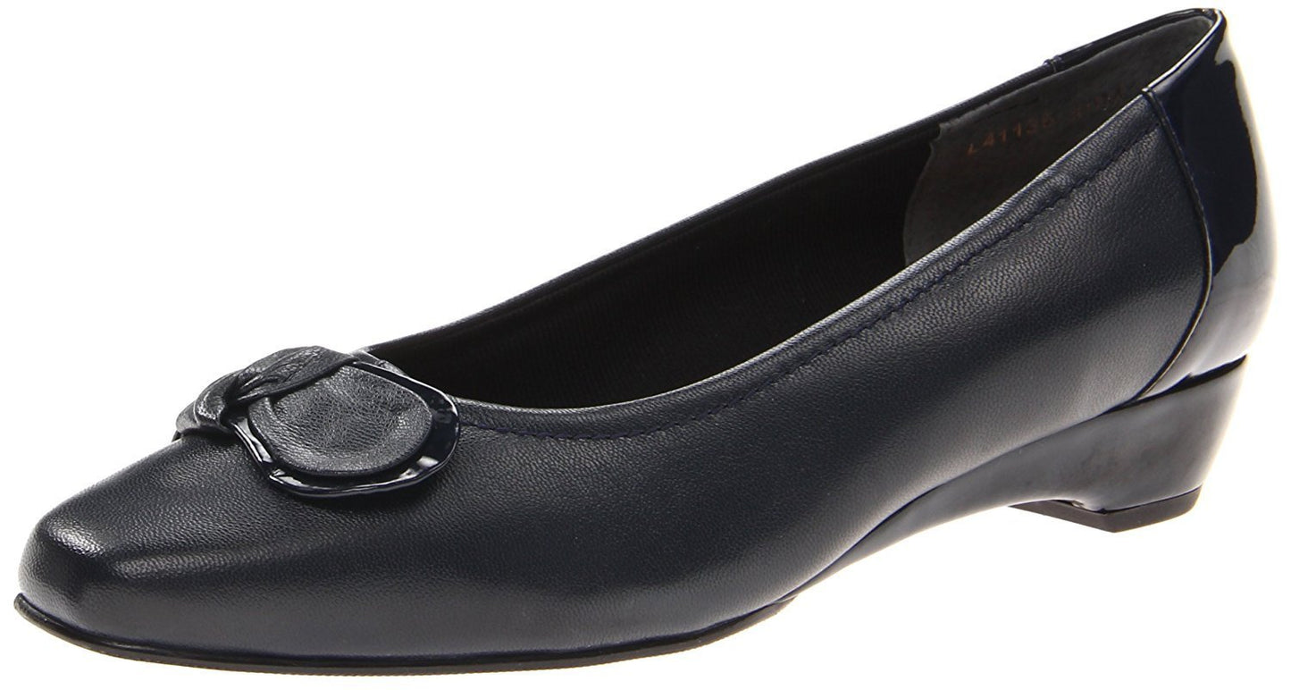 Walking Cradles Women's Bean Dress Pump